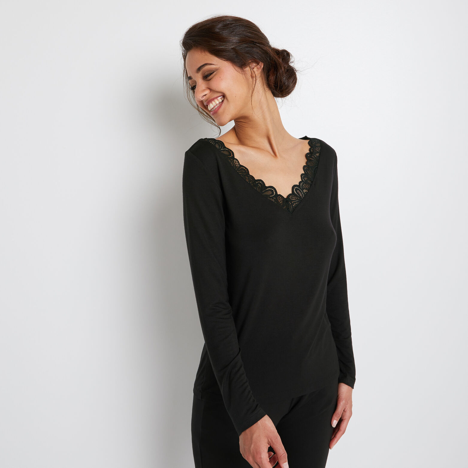 SYARA TEE SHIRT MANCHES LONGUES NOIR