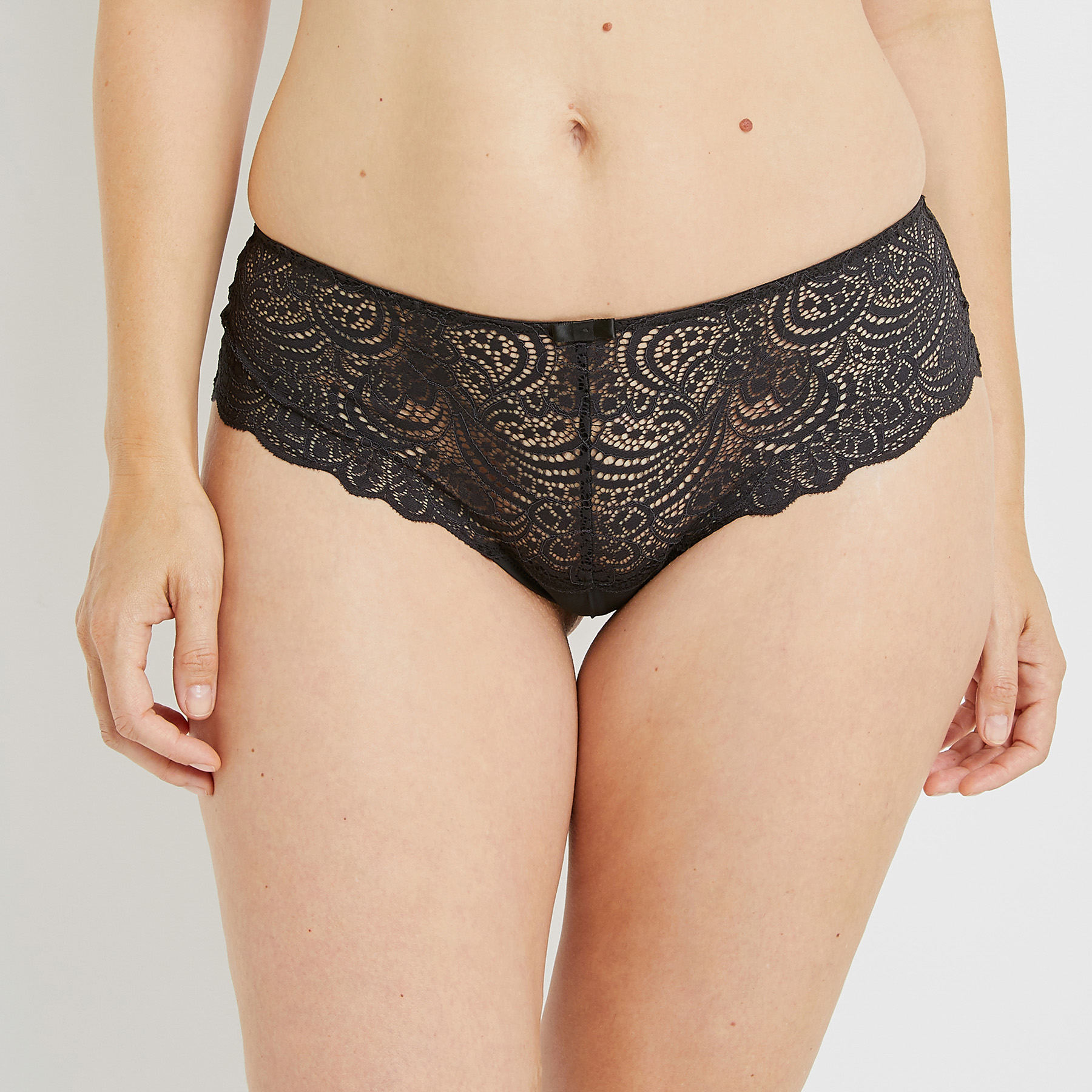DENTELLE SHORTY STRING DENTELLE NOIR