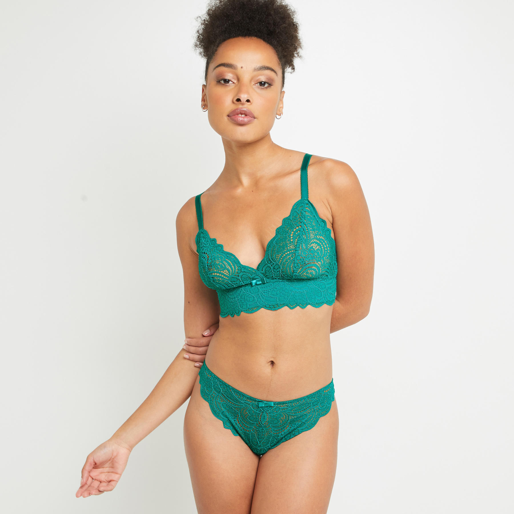 DENTELLE TANGA VERT