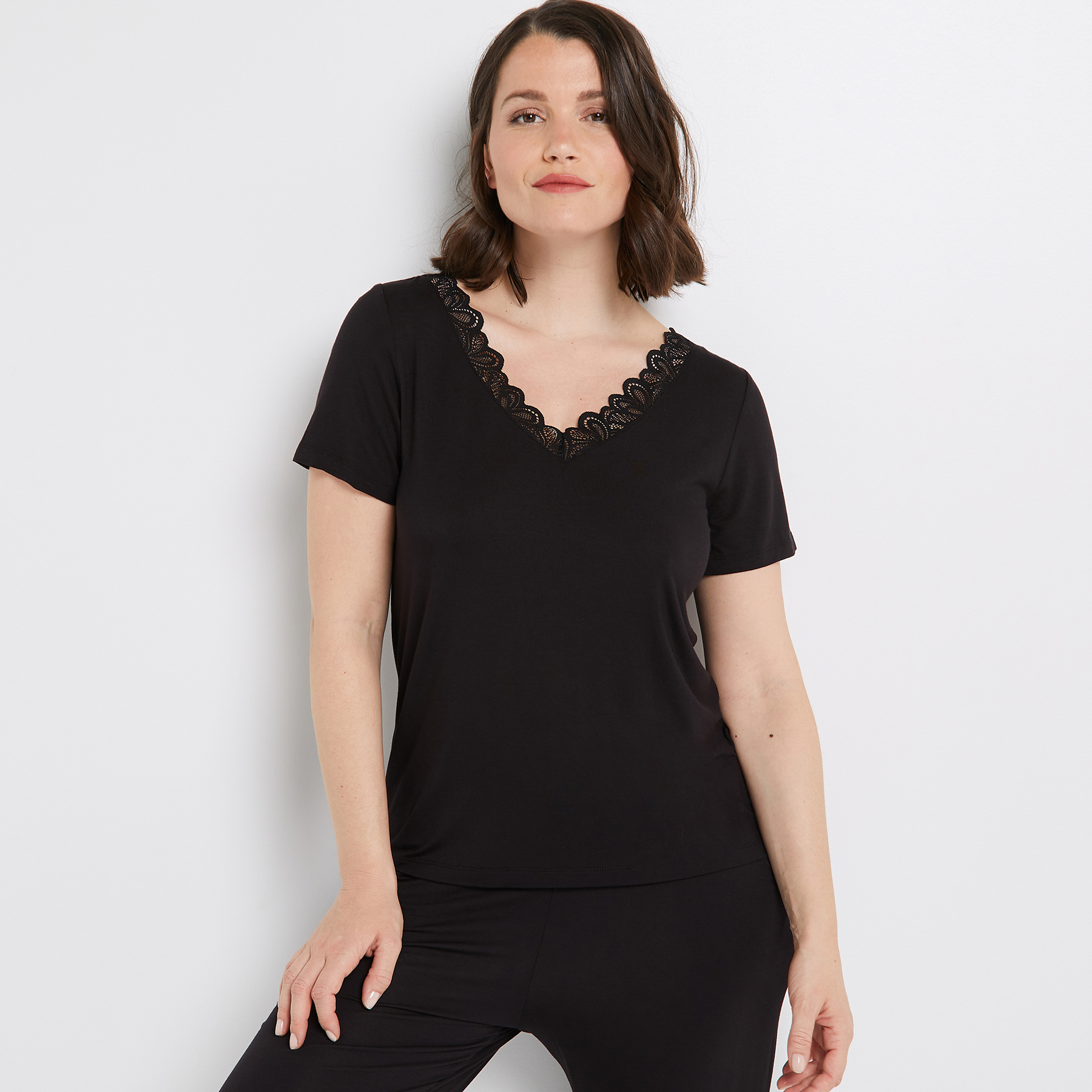 SYARA TEE SHIRT MANCHES COURTES NOIR