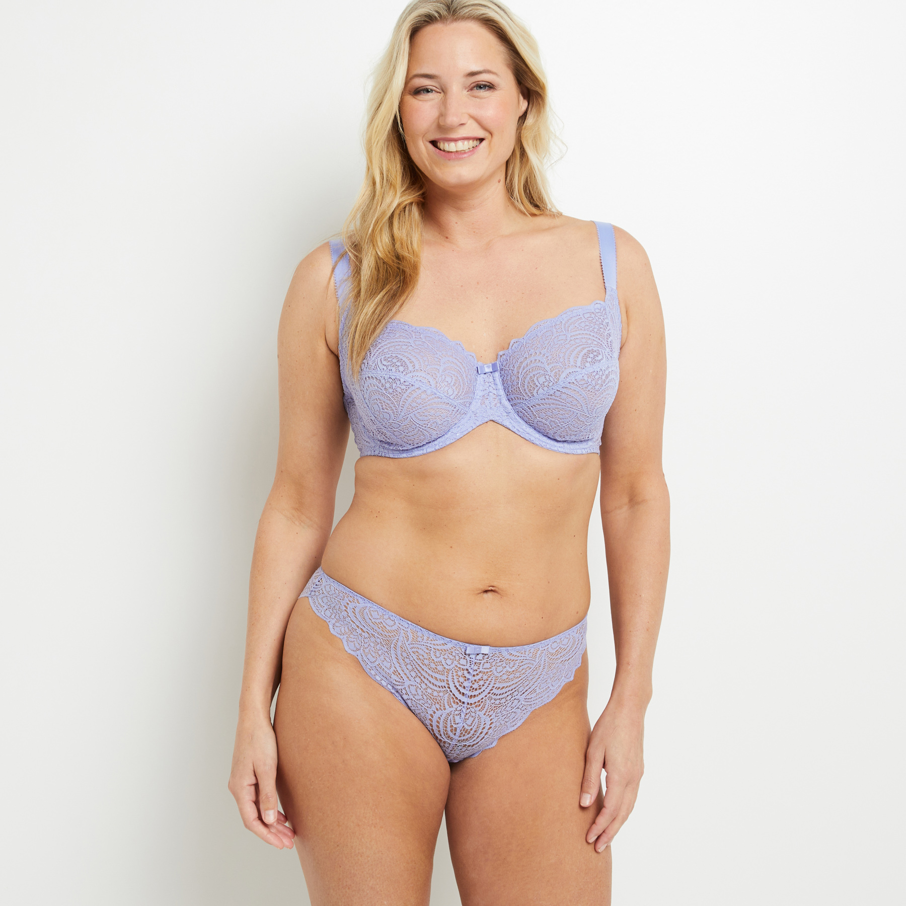 DENTELLE CULOTTE LILAS