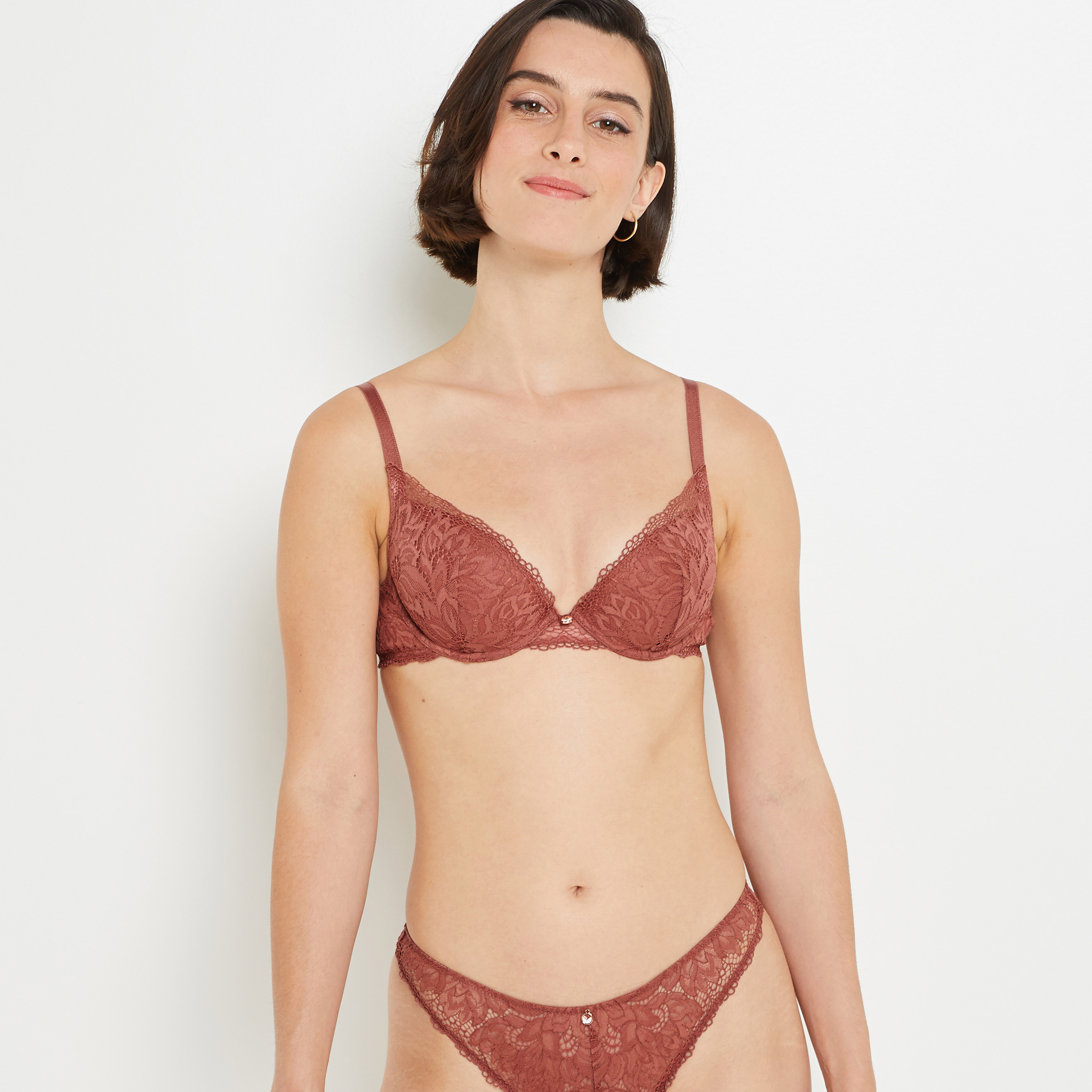 SOUTIEN-GORGE AMPLIFORME ROSE