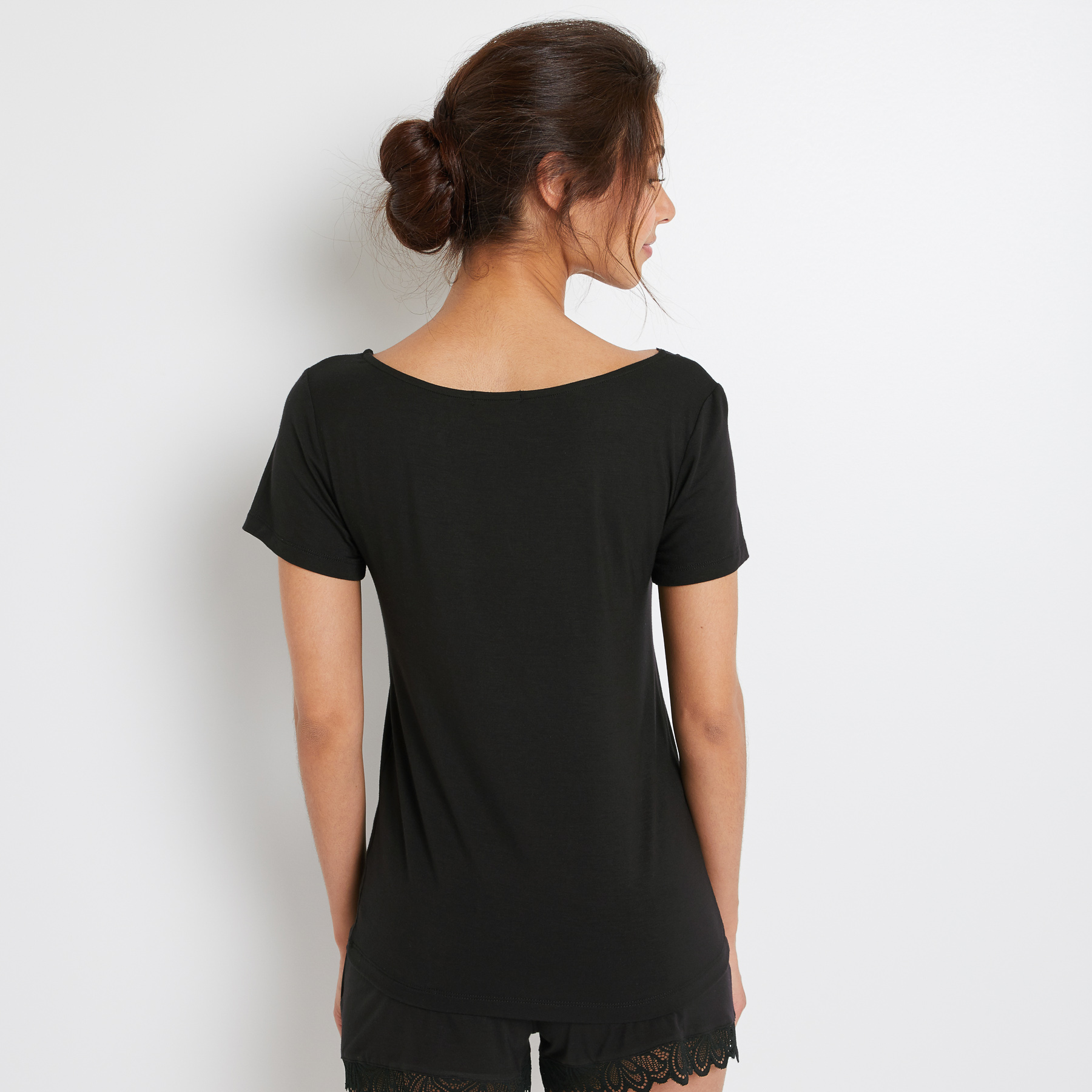 SYARA TEE SHIRT MANCHES COURTES NOIR