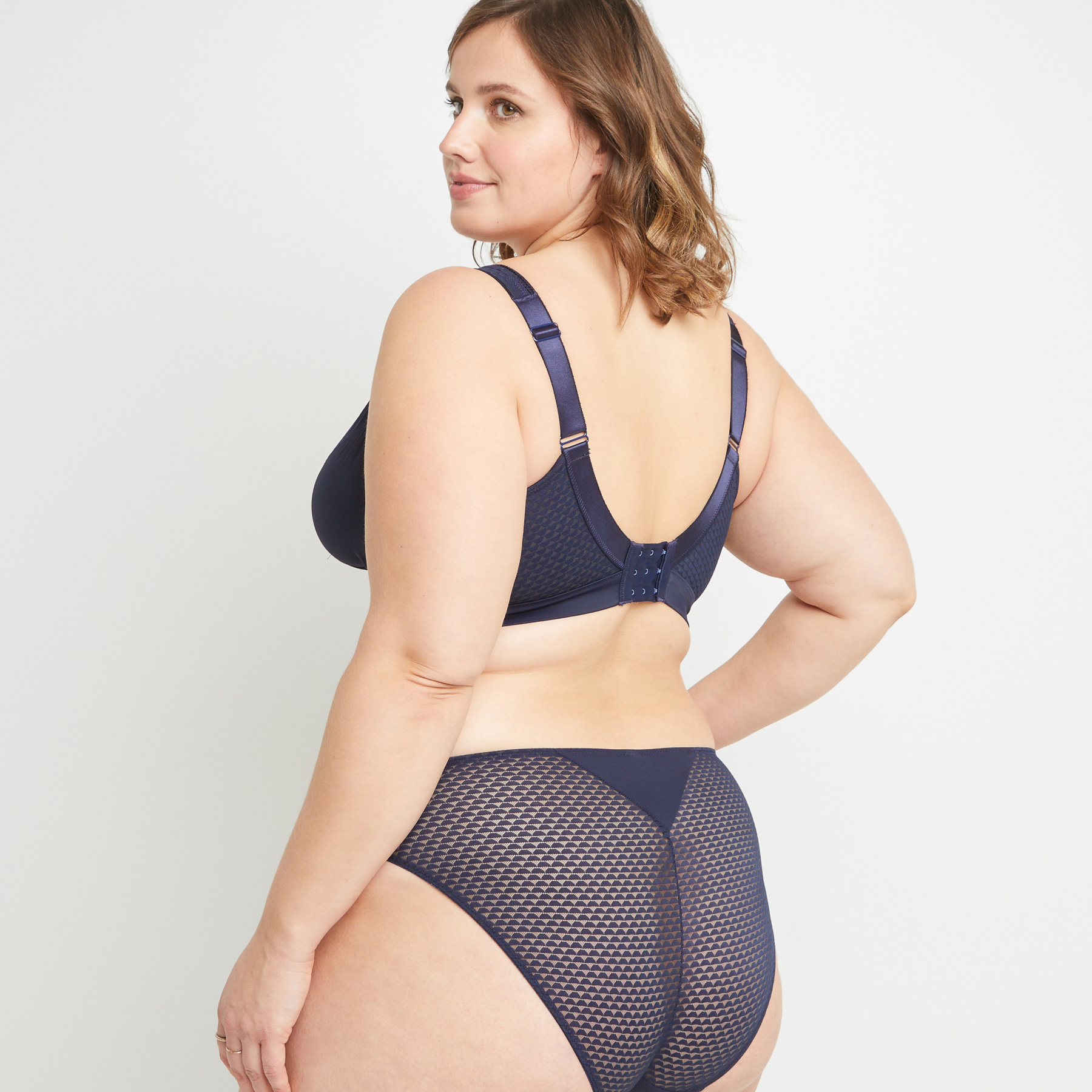 BERNADETTE SOUTIEN-GORGE GRANDS BONNETS MARINE