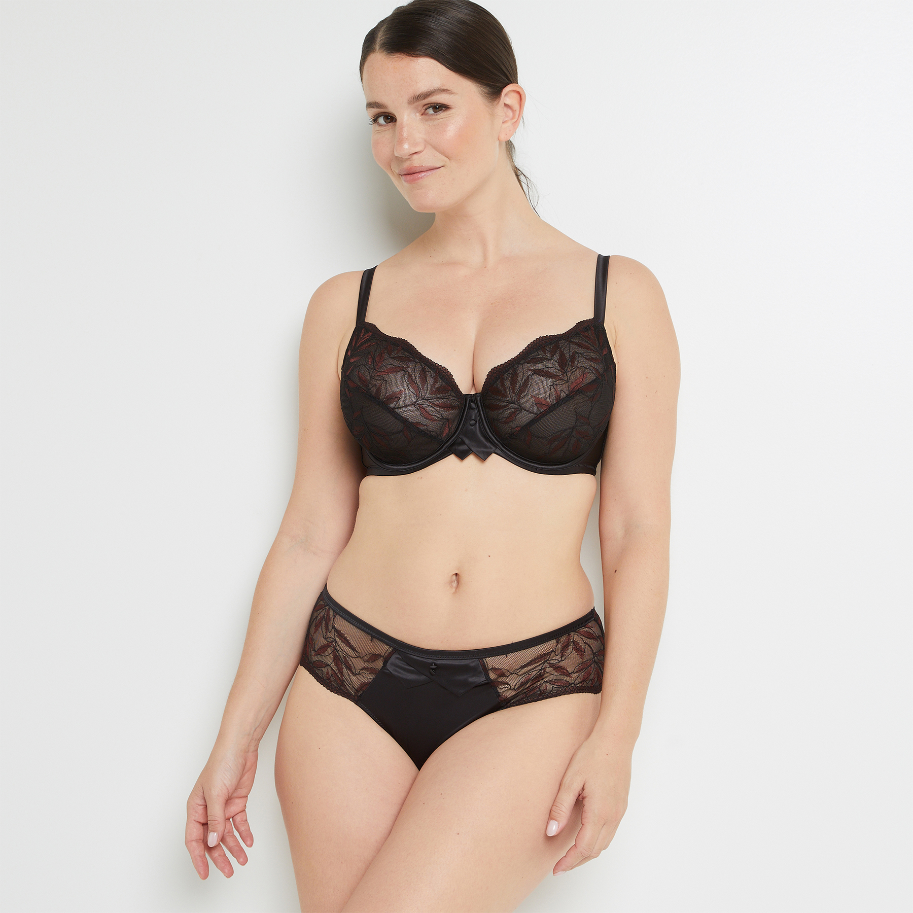 SHORTY DENTELLE NOIR/ACAJOU