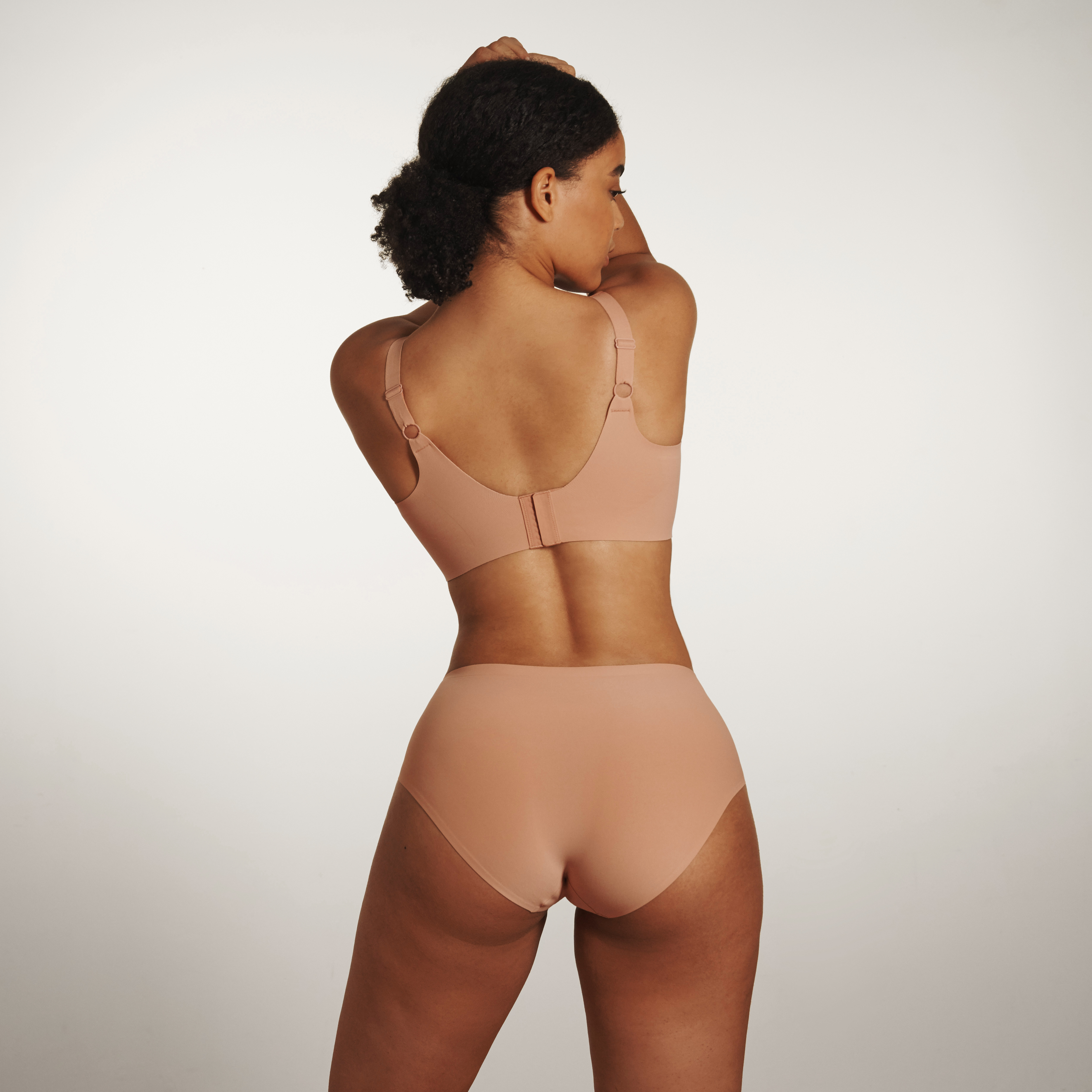 BEYOND BRASSIERE POUDRE