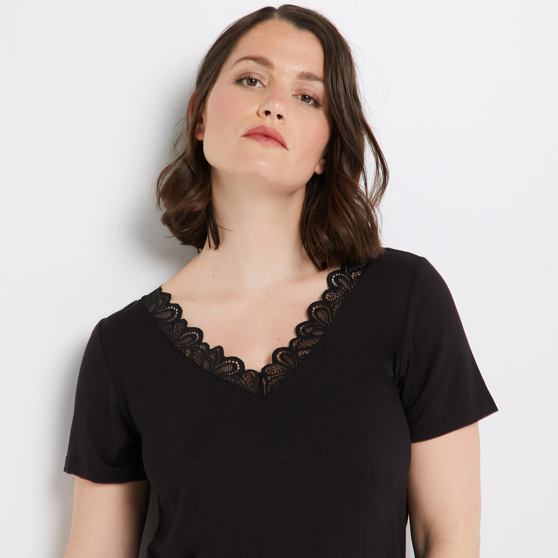 SYARA TEE SHIRT MANCHES COURTES NOIR