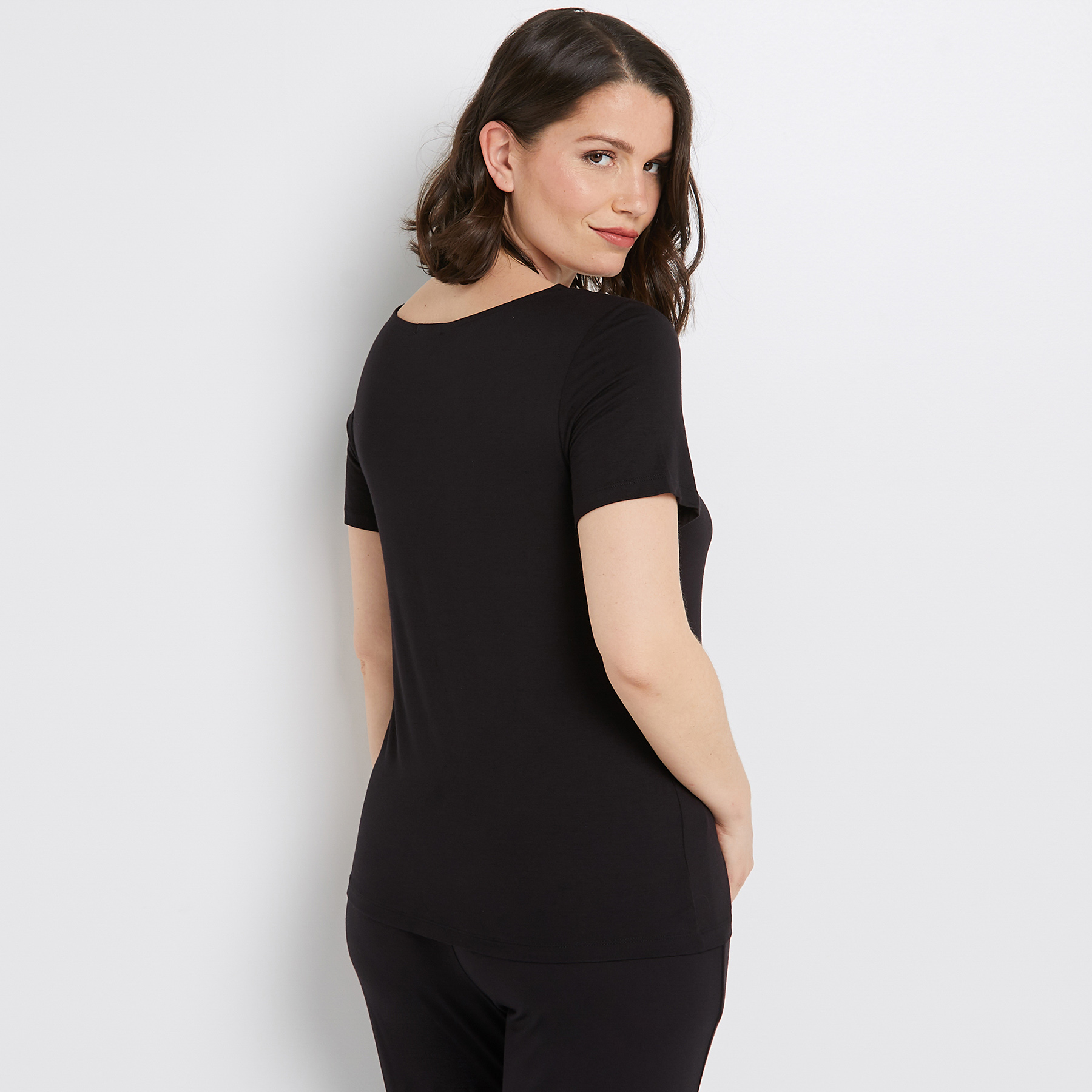 SYARA TEE SHIRT MANCHES COURTES NOIR