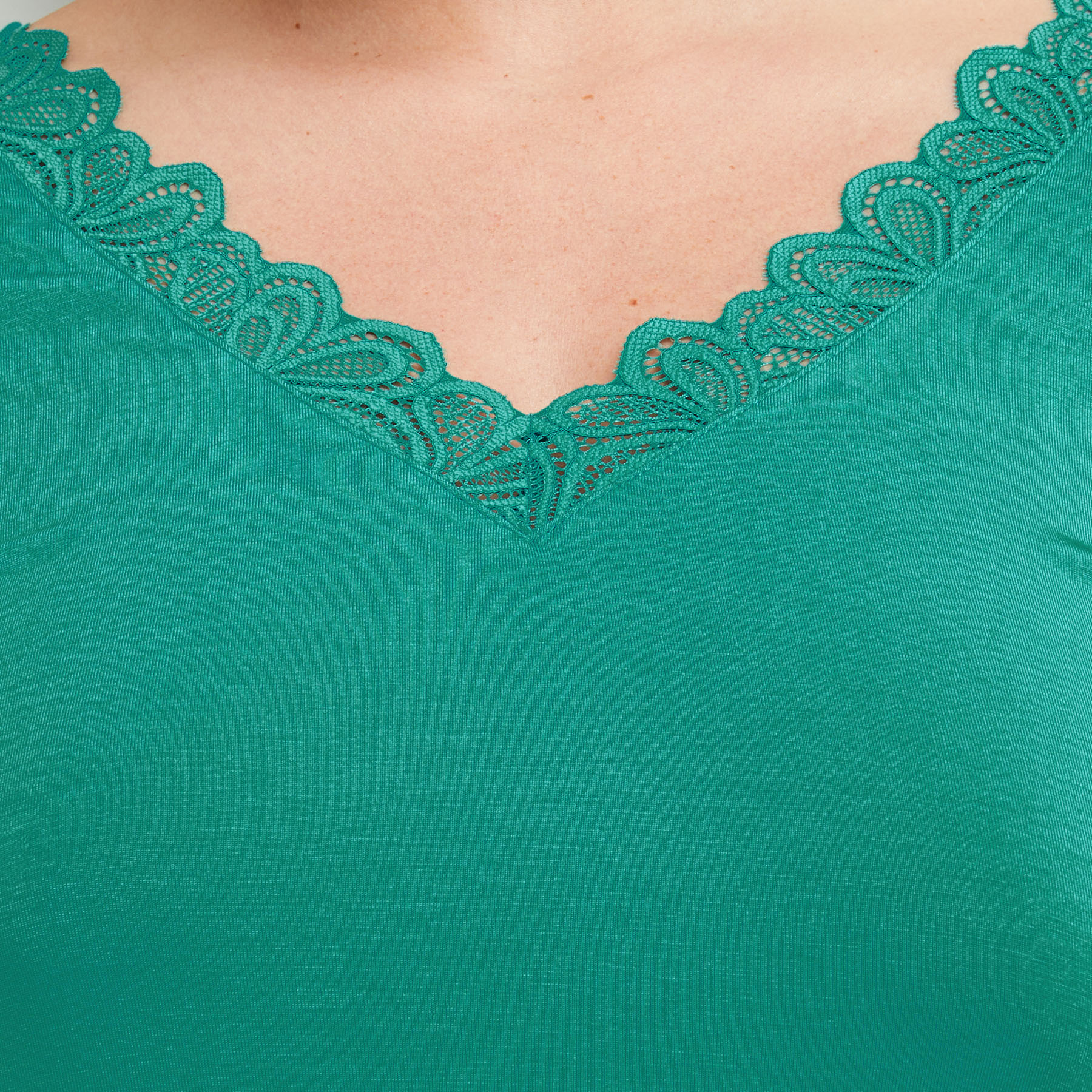 SYARA TEE SHIRT MANCHES COURTES VERT