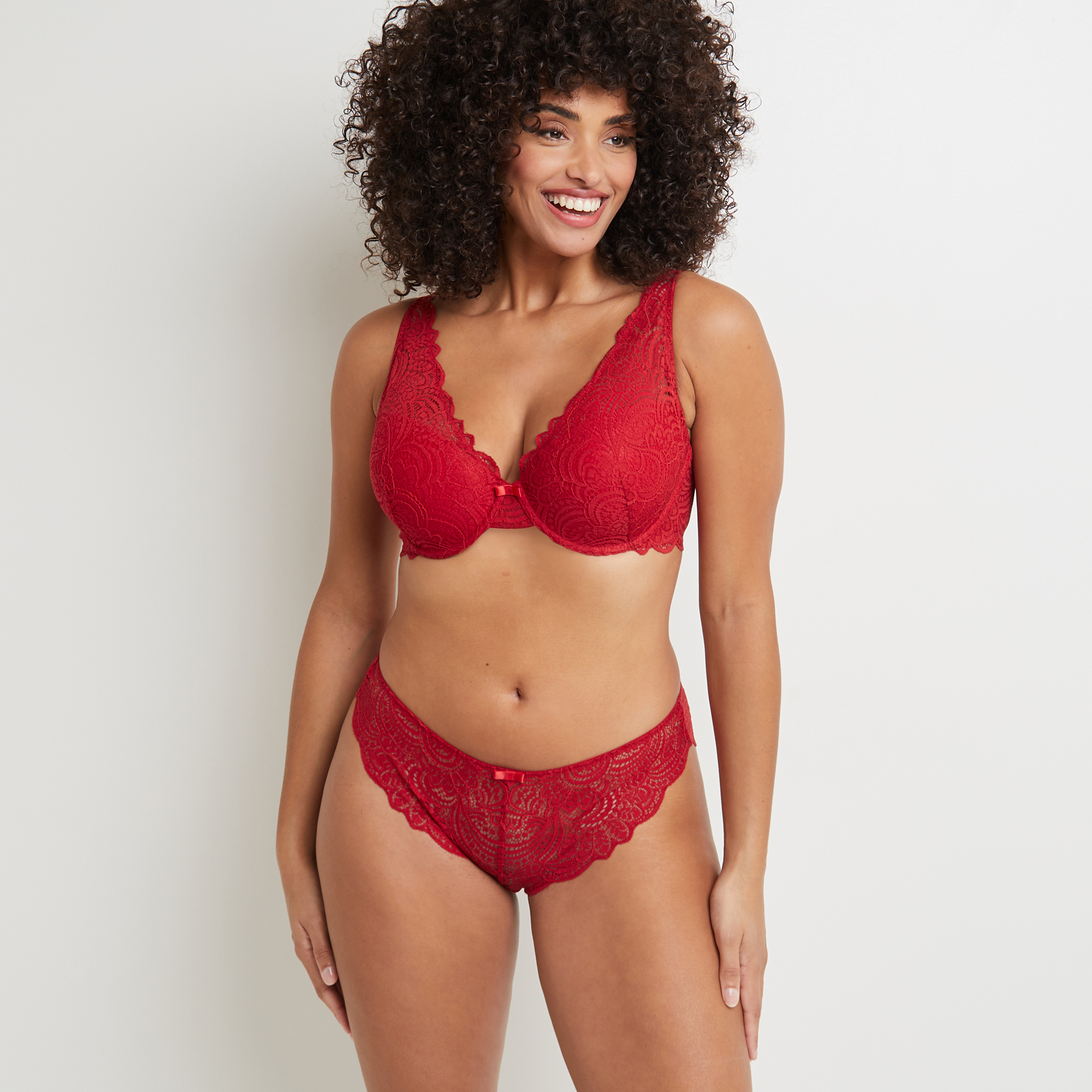 DENTELLE SHORTY DENTELLE ROUGE