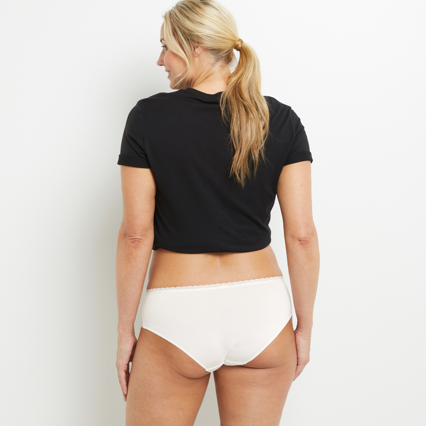 BALA SHORTY VISCOSE ECOVERO ECRU
