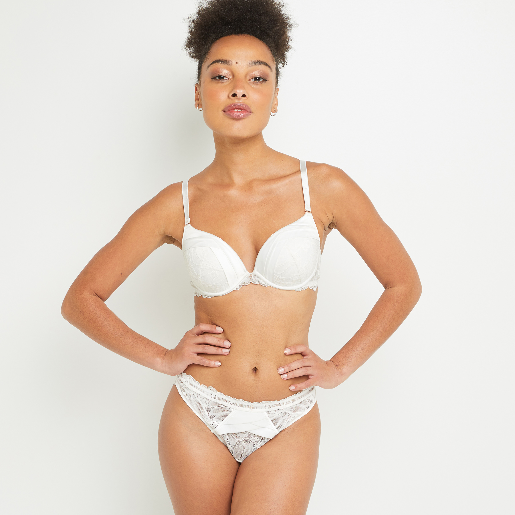 TINA TANGA DENTELLE BLANC