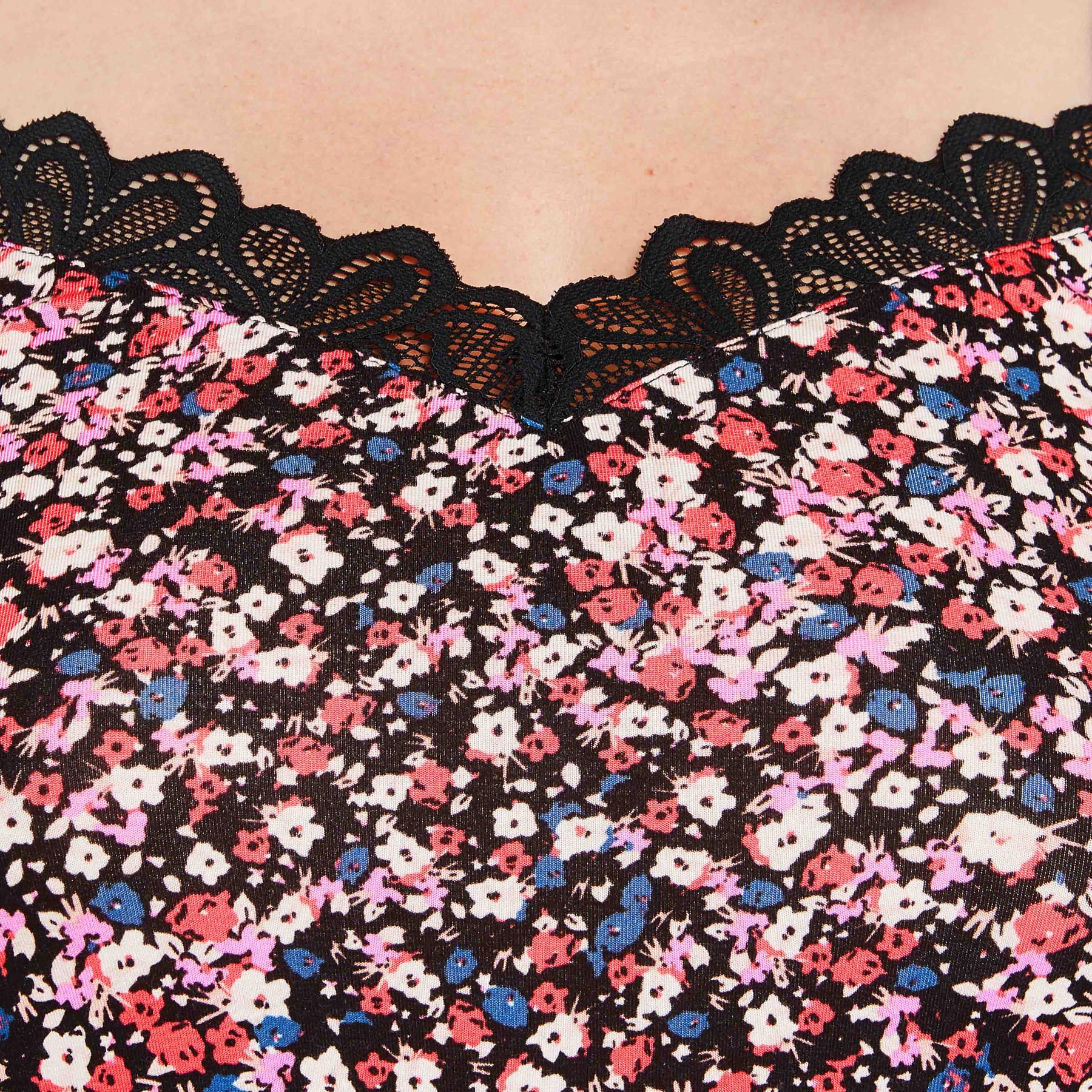 SYARA TOP NOIR/ROSE