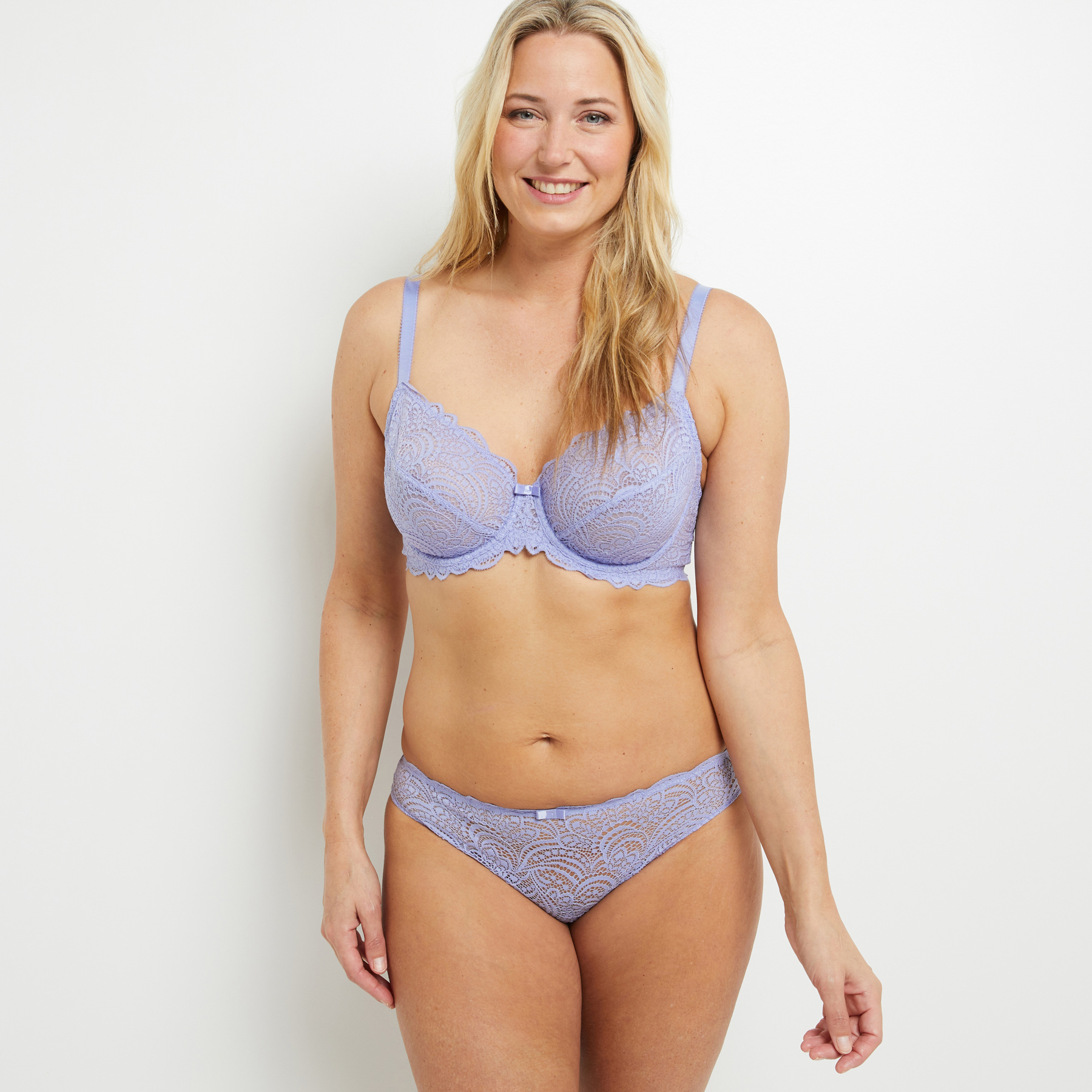 DENTELLE CULOTTE MICRO LILAS