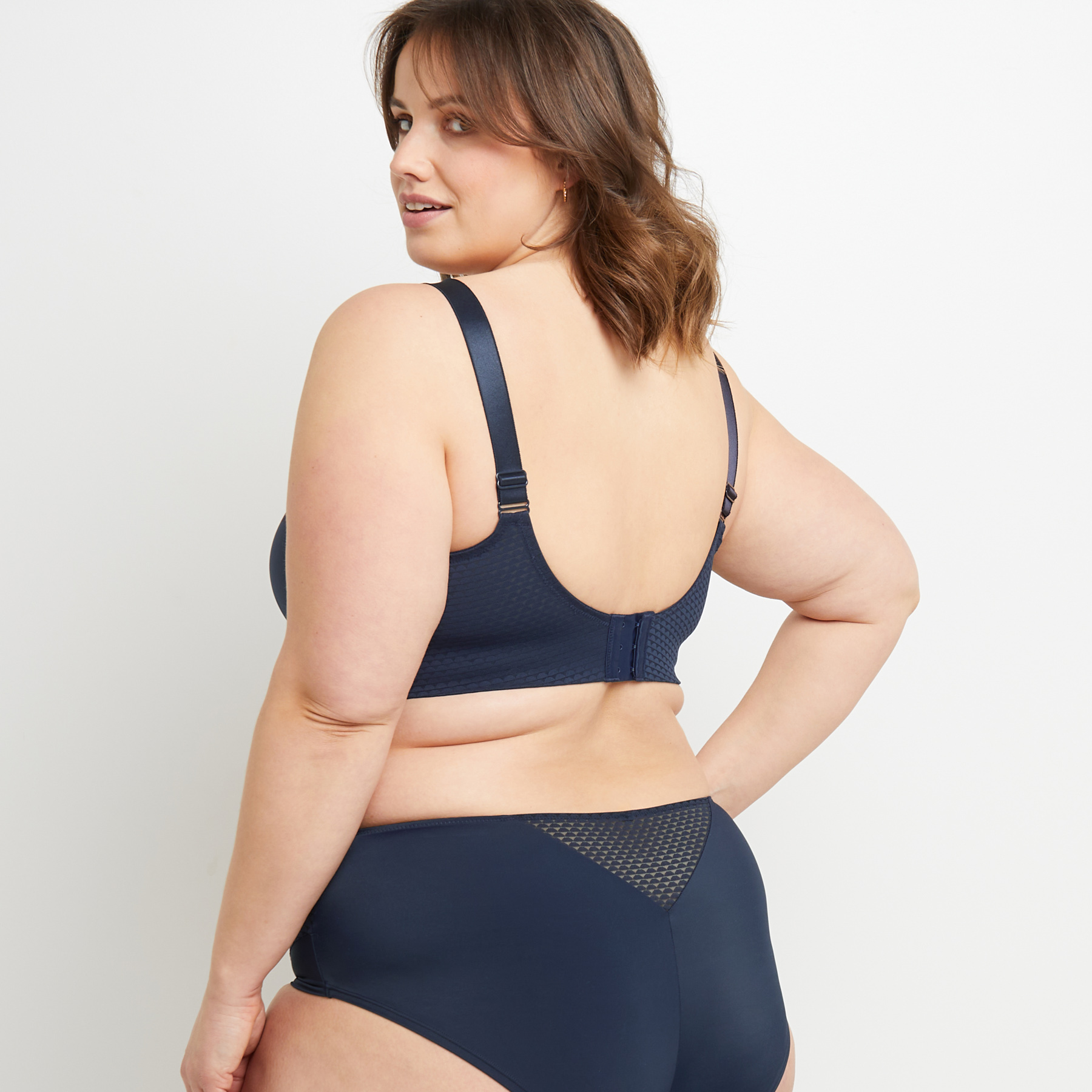 BERNADETTE SOUTIEN-GORGE GRANDS BONNETS MARINE